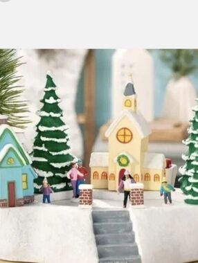 Scentsy Holiday Skate the Day Away 2021 LE Warmer and Ornament NIB